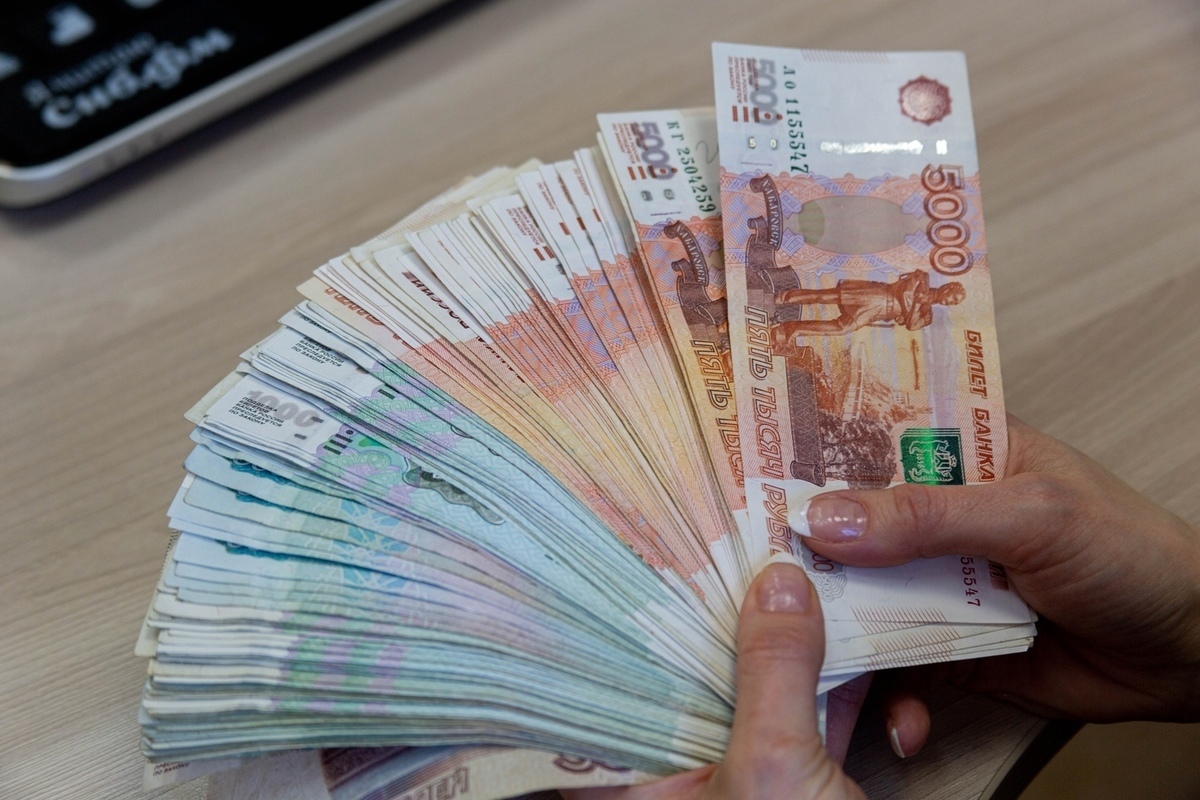 Полиция Томска в Сочи задержала мужчину, подозреваемого в краже денег 10 летней давности