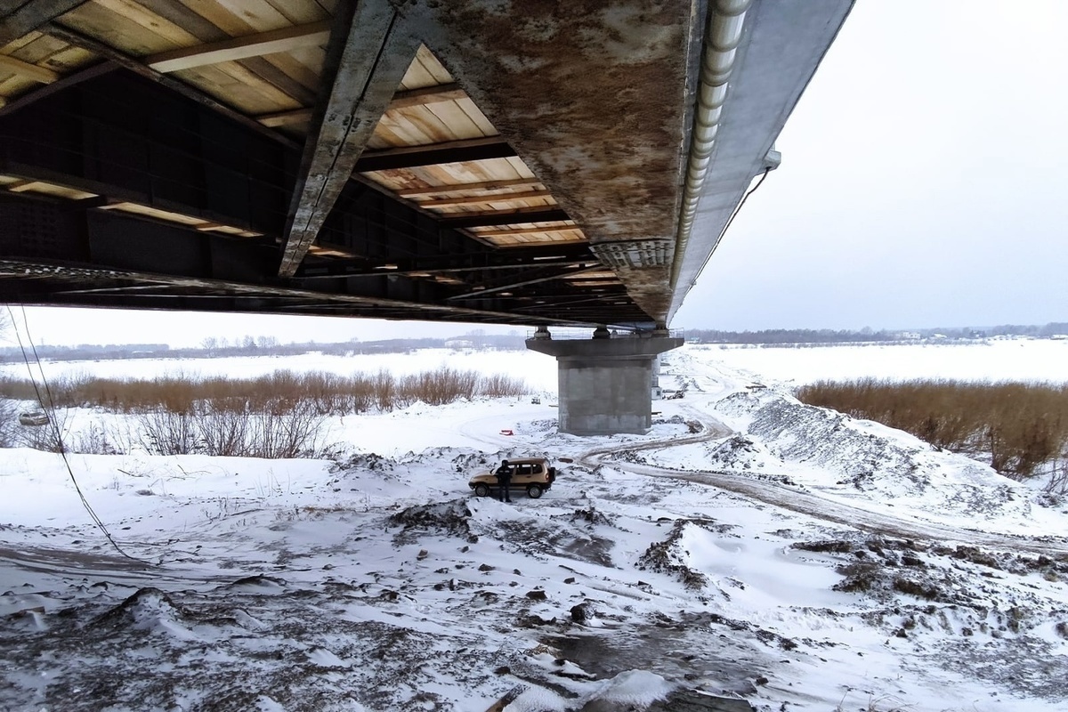 Демонтаж ледовой дороги под Коммунальным мостом в Томске завершится 20 марта