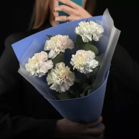 Мужские букеты с гвоздиками: сила, элегантность и характер