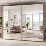 Зеркальные двери, функциональность и эстетика в современном интерьере